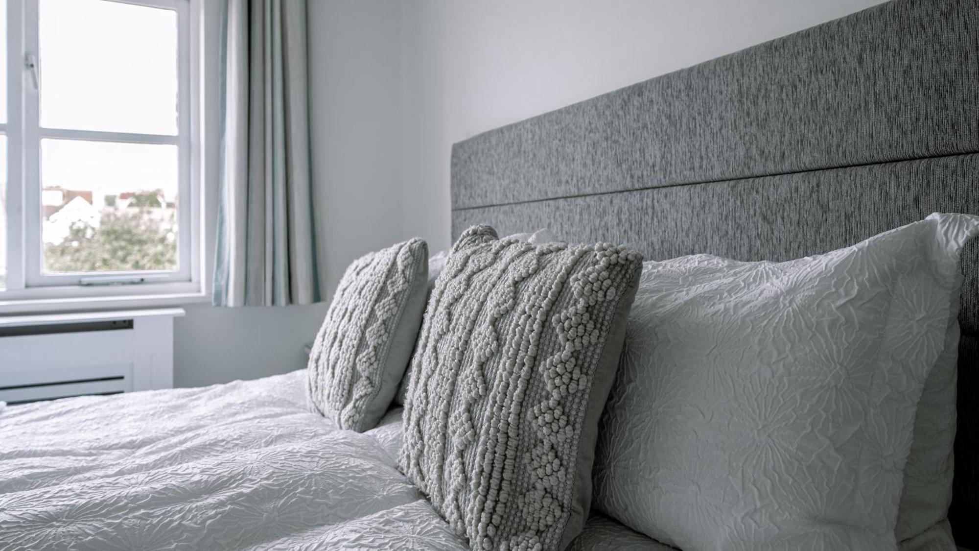 Hightide - 2 Bed With Parking, Balcony & Sea View. Apartment สวาเนจ ภายนอก รูปภาพ