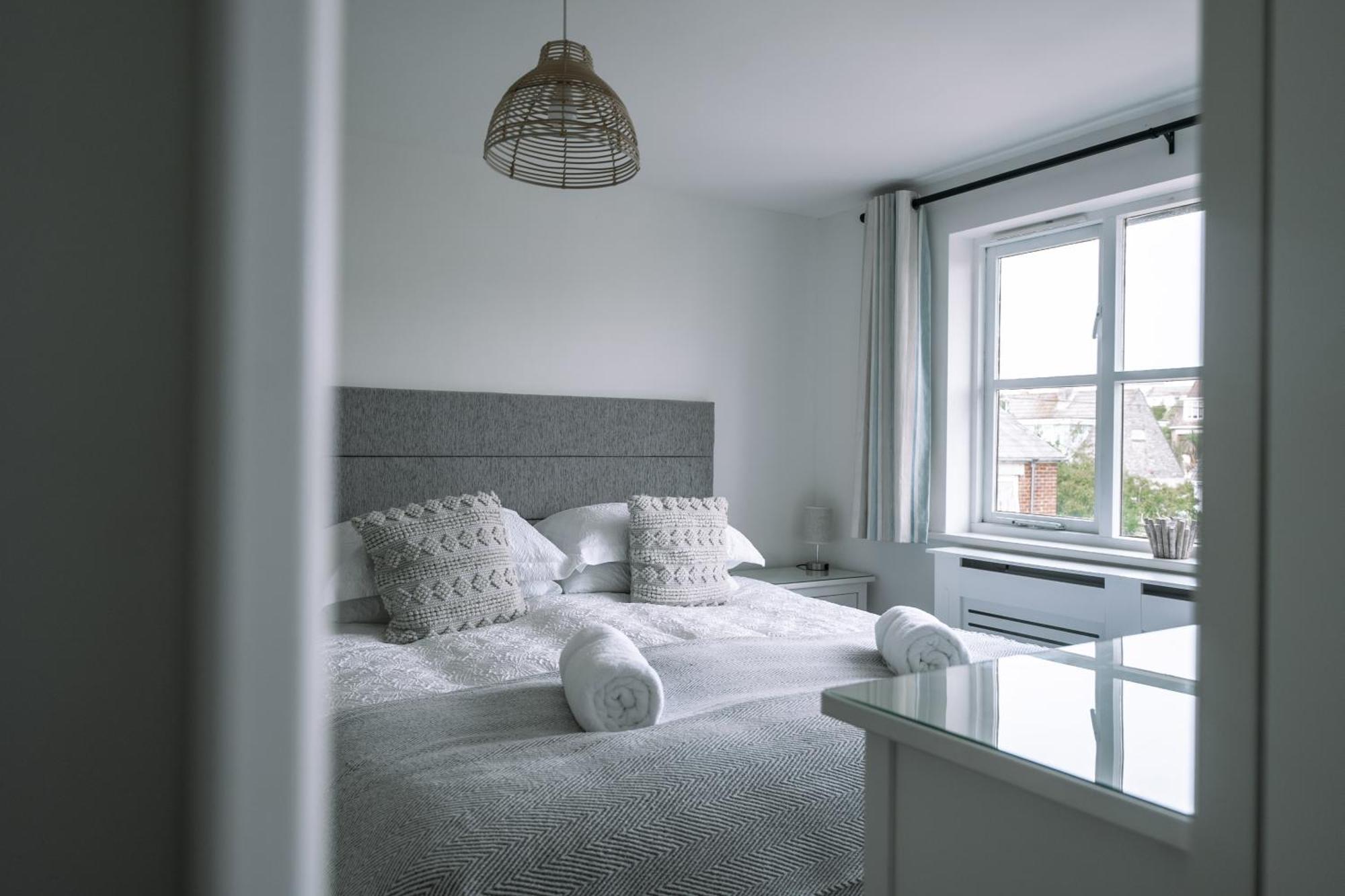 Hightide - 2 Bed With Parking, Balcony & Sea View. Apartment สวาเนจ ภายนอก รูปภาพ